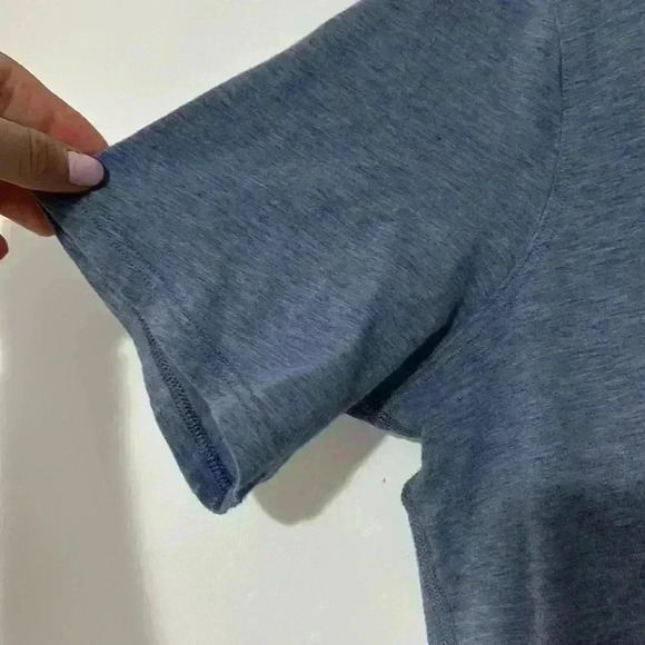 Women’s Lululemon workout top short sleeve shirt - Picture 3 of 6